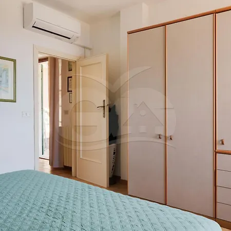 Flora - Goelba Apartamento